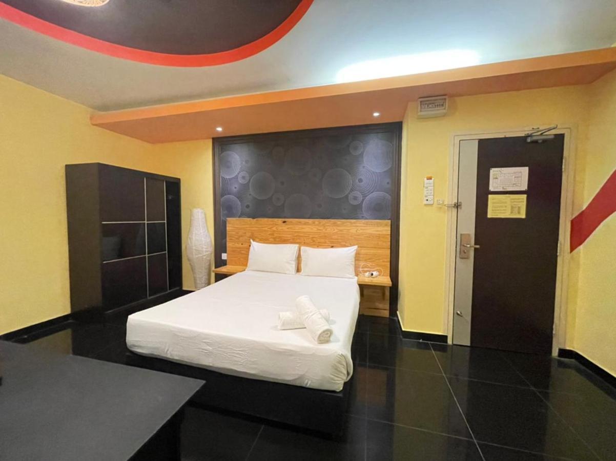 Deluxe Queen Room